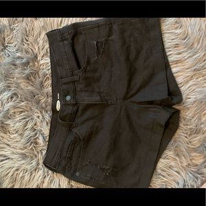 Black boyfriend fit shorts